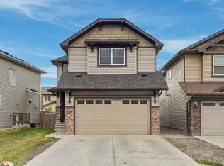 18 NW Skyview Shores Pl NE, Calgary, AB T3N 0H7