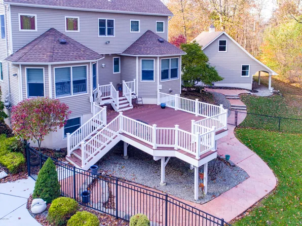 152 Sleepy Hollow Rd, Red Bank, NJ 07701