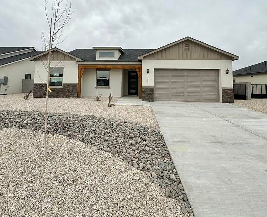 1st image of 3727 Sapphire Dr