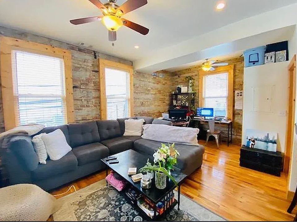 1st image of 1350 N Bosworth Ave APT 2R
