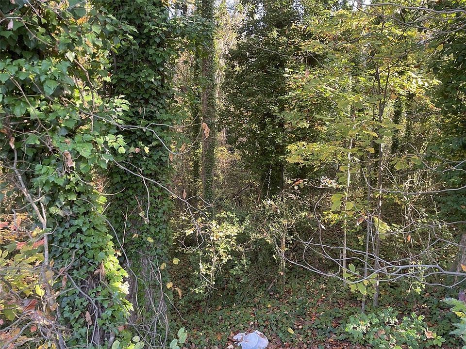 2nd image of 10 Brook Forest Dr