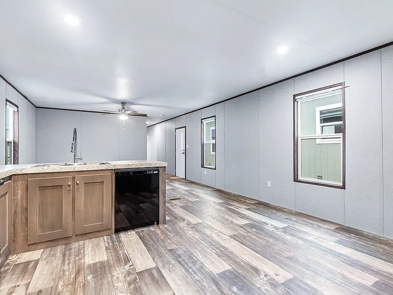 908 SW 18th St — Photo 11
