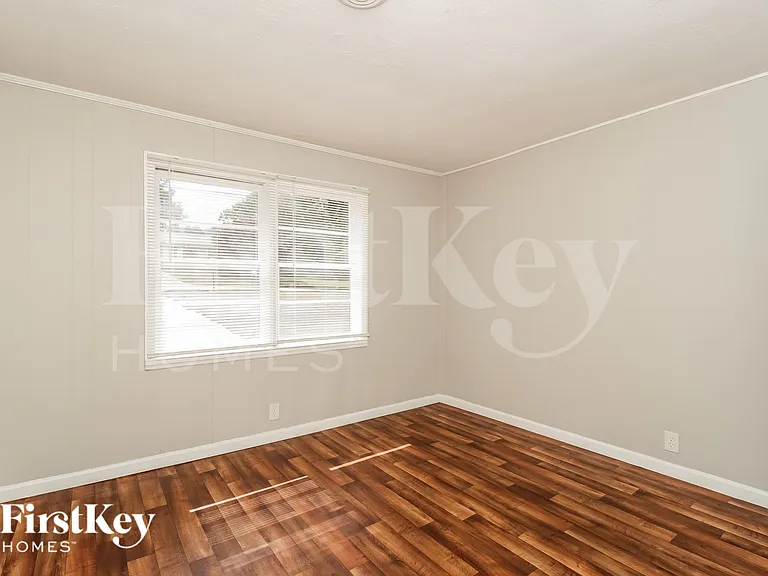 6818 Tralee Dr — Photo 9