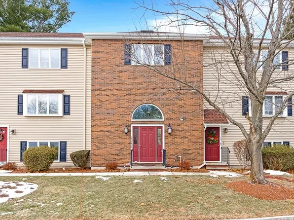 305 Salem St APT 108, Woburn, MA 01801