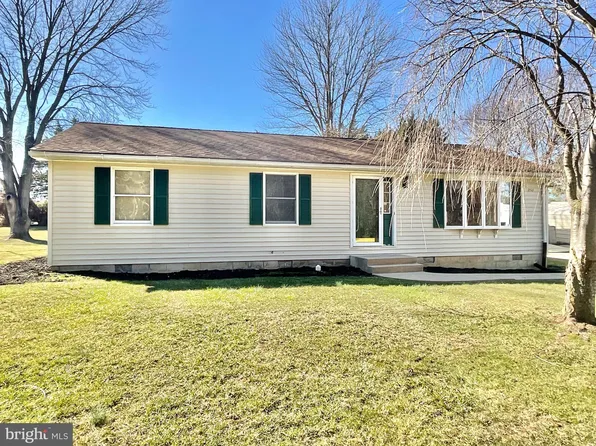 257 High View Dr, Maurertown, VA 22644