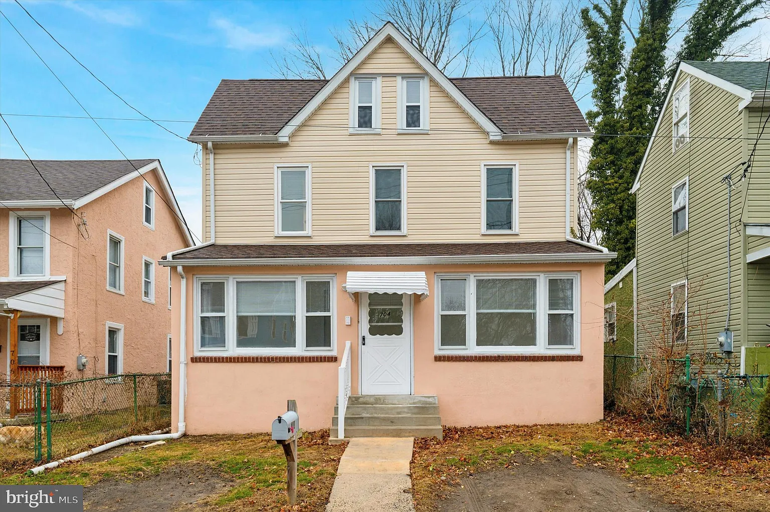 704 Forrest Ave photo 1