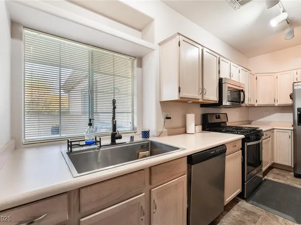 6701 Squaw Mountain Dr Unit 203, Las Vegas, NV 89130