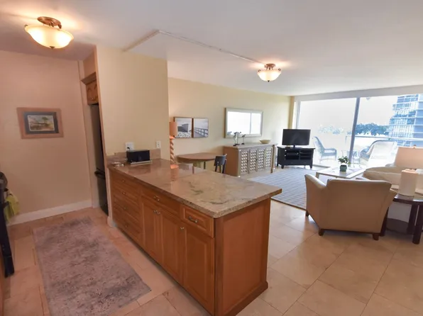 1830 Avenida Del Mundo #1002, Coronado, CA 92118