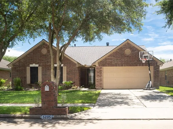 5205 Parkcrest Dr, La Porte, TX 77571