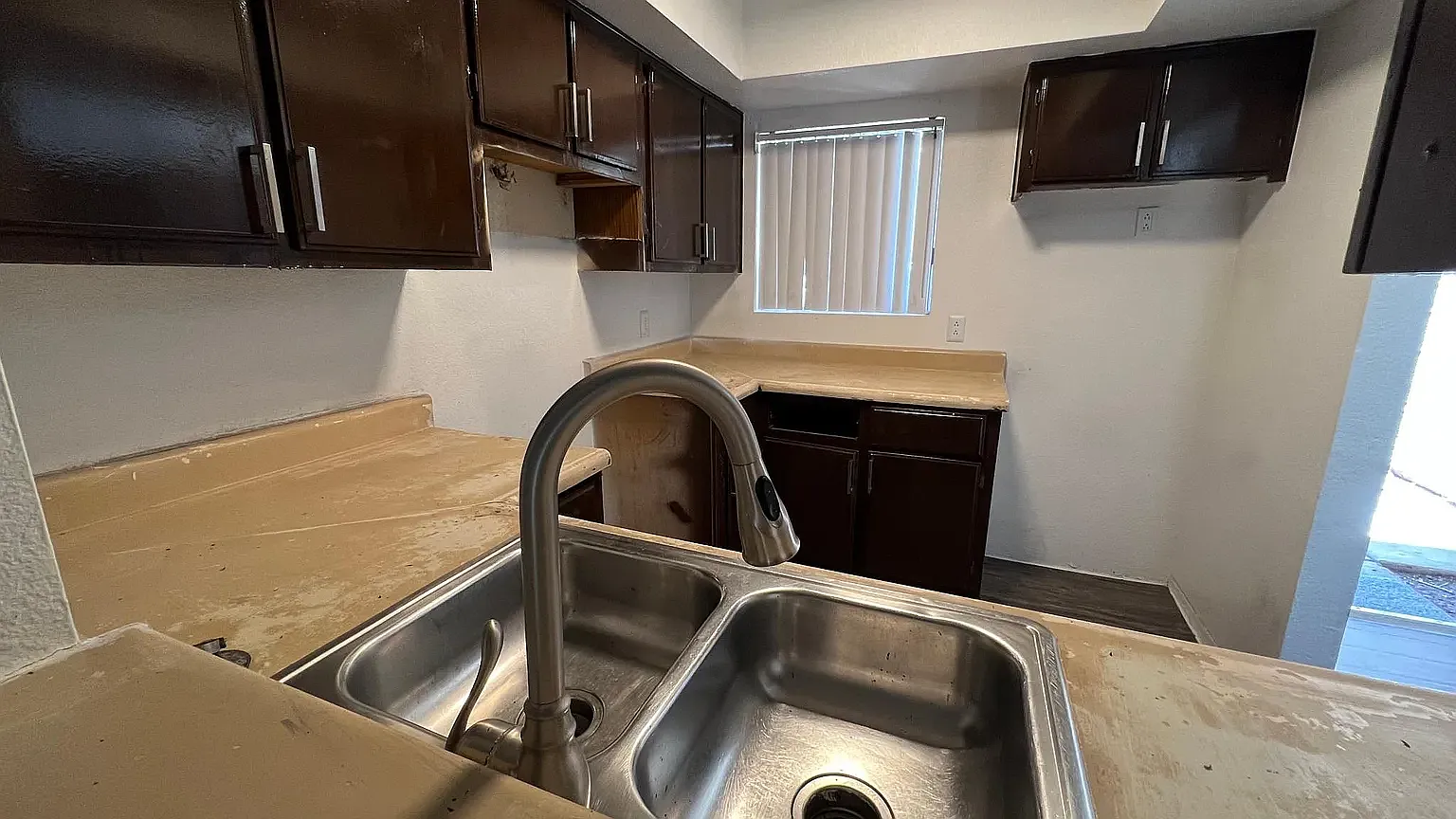 2808 E Monte Cristo Ave — Photo 1