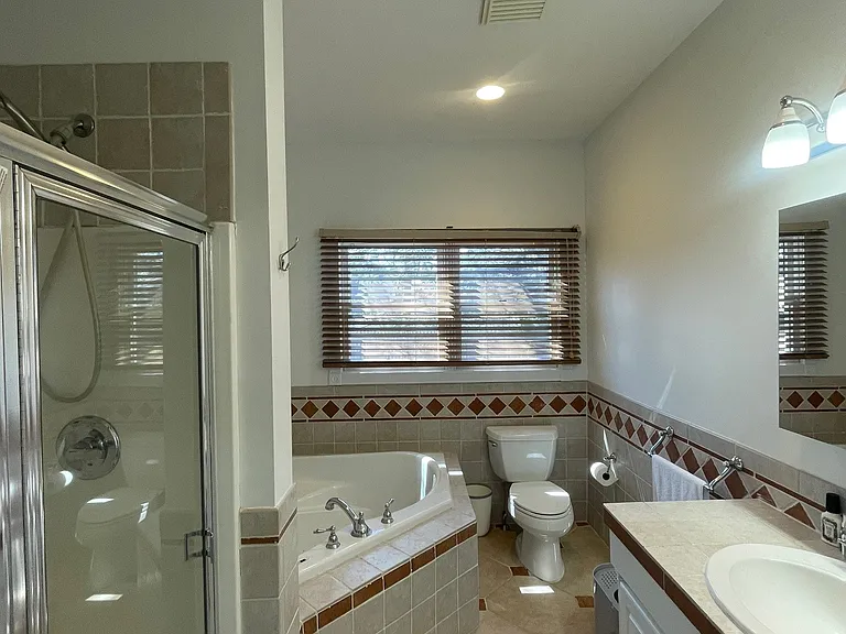 35 Maple St — Photo 11
