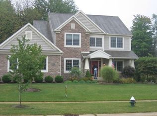 160 Chadwick Dr, Aurora, OH