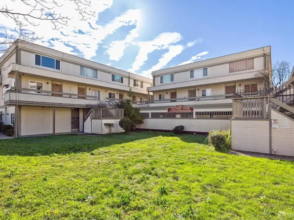 3161 Birmingham Dr, Richmond, CA 94806