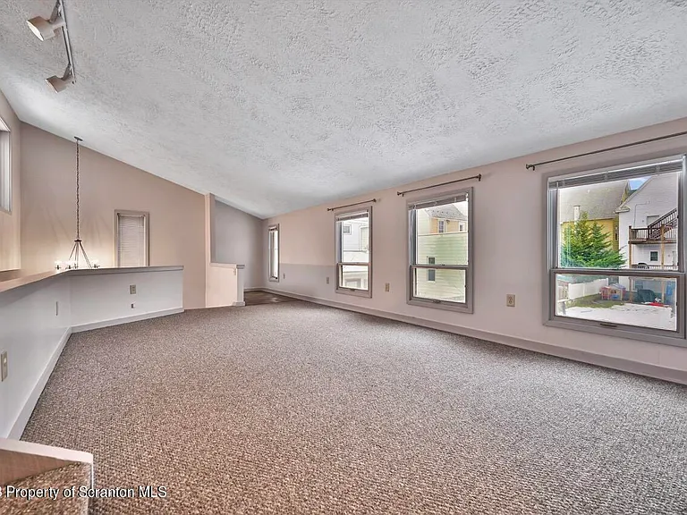 1409 Penn Ave #3 — Photo 35