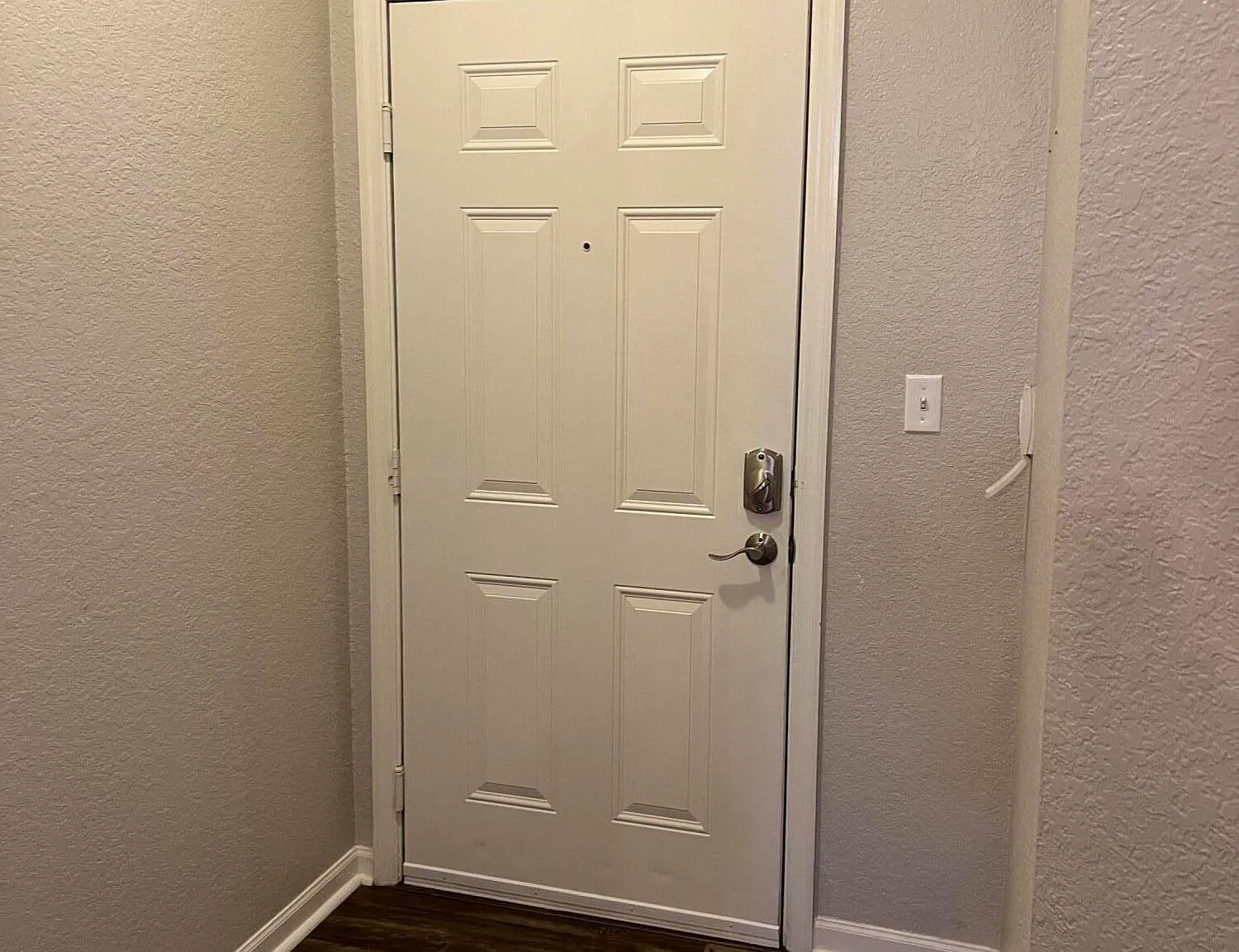 3 bed, 2.0 bath, 1347 sqft, $1,800 — Photo 4