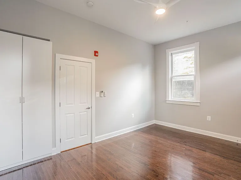 310 E Lanvale St — Photo 13