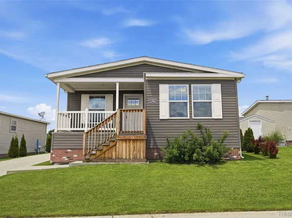 11766 Cedarbrook Dr, South Lyon, MI 48178