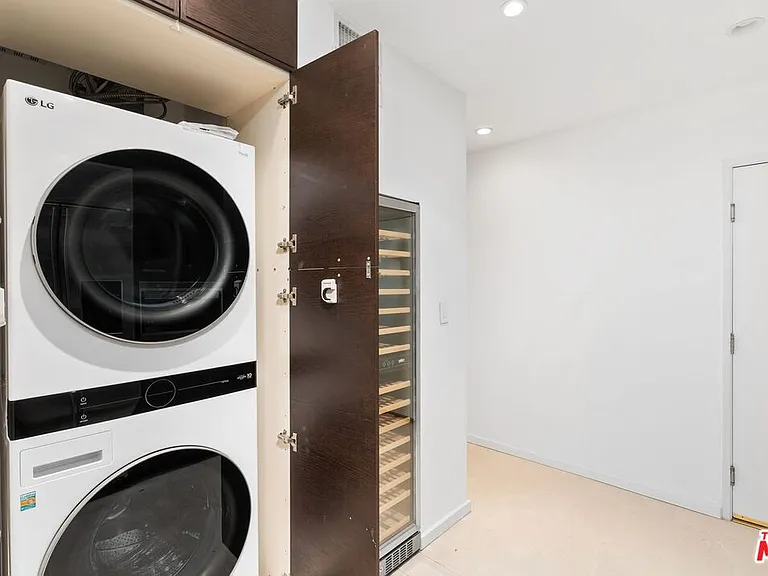 10645 Wilshire Blvd #101 — Photo 17