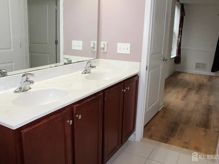 611 Doral Ct — Photo 24
