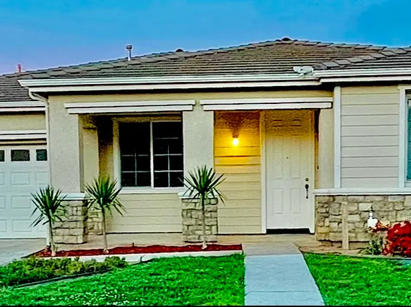 974 Pinewood Ave, Sanger, CA 93657