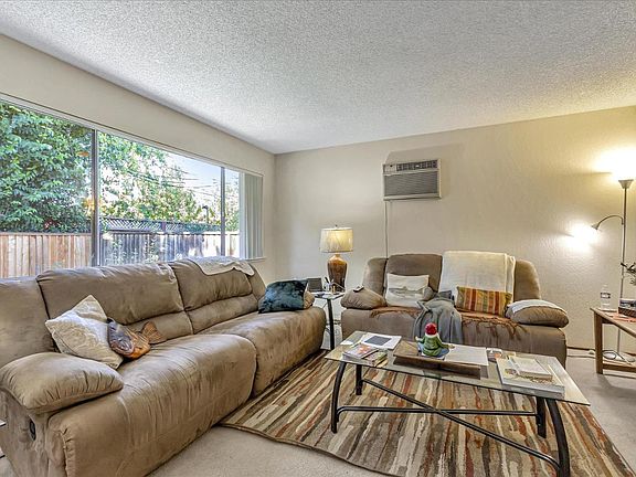 3rd image of 5781 Preston Dr