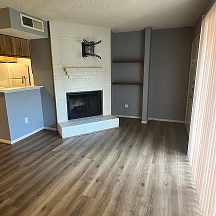 2nd image of 3919 Fairmont Pkwy APT 208