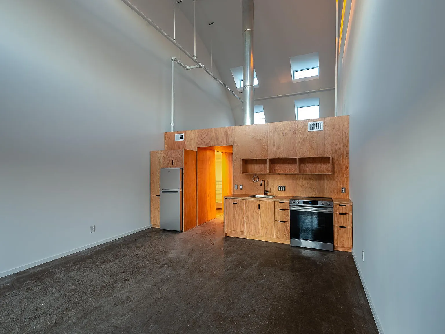 Studio, 750 sqft, $1,750 — Photo 1