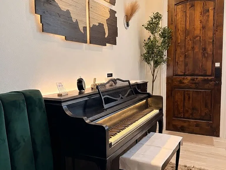 Building's Lounge
