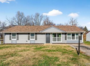 605 Cherry Dr, Fairview Heights, IL 62208