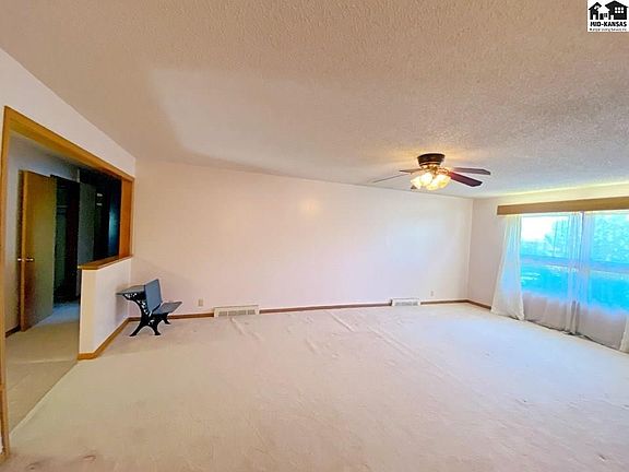 5th image of 1510 W 22nd Ave