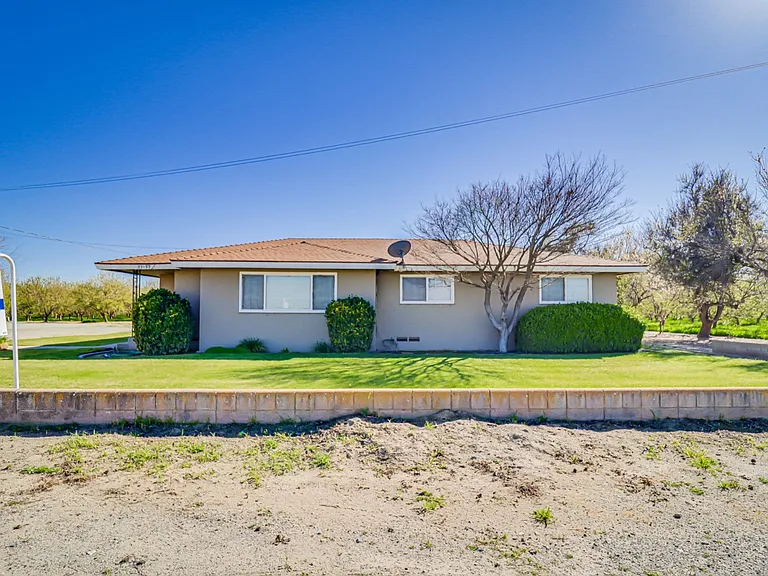22157 Brimhall Rd — Photo 2