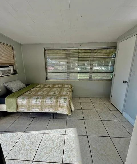 1004 George St — Photo 9