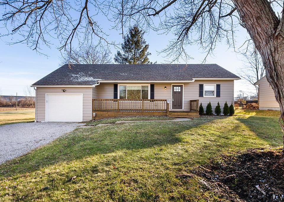 1st image of 429 Beechwood Dr