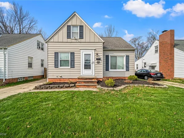 352 E 322nd St, Willowick, OH 44095