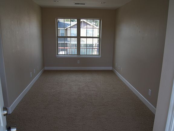 3rd image of 101A Caledonian Ct #A