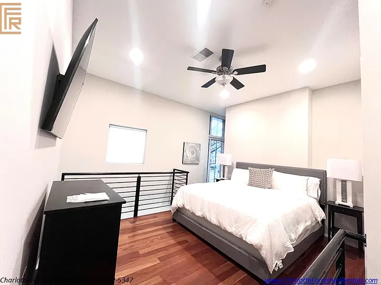 2084 Euclid Ave — Photo 13
