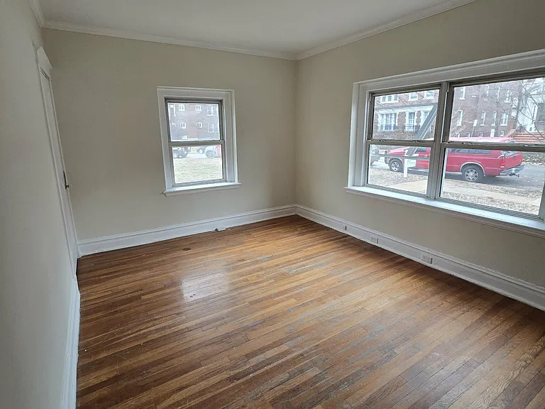 6300 N Rosebury Ave #2S — Photo 3