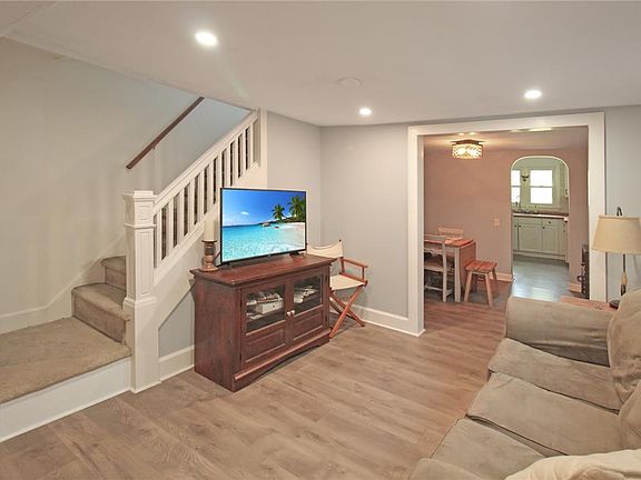 4th image of 3252 Quarry St