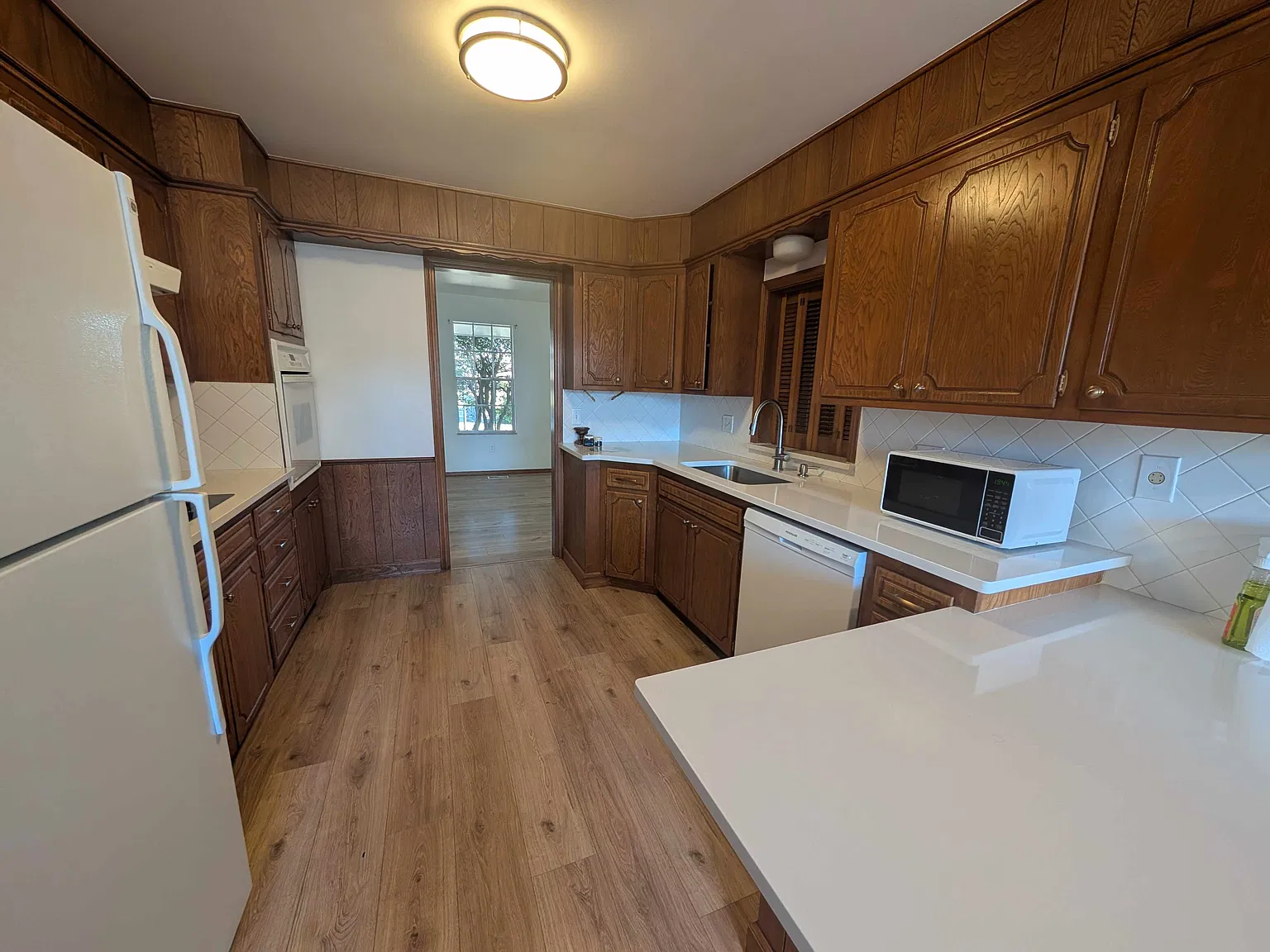 4 bed, 2136 sqft, $2,200 — Photo 4