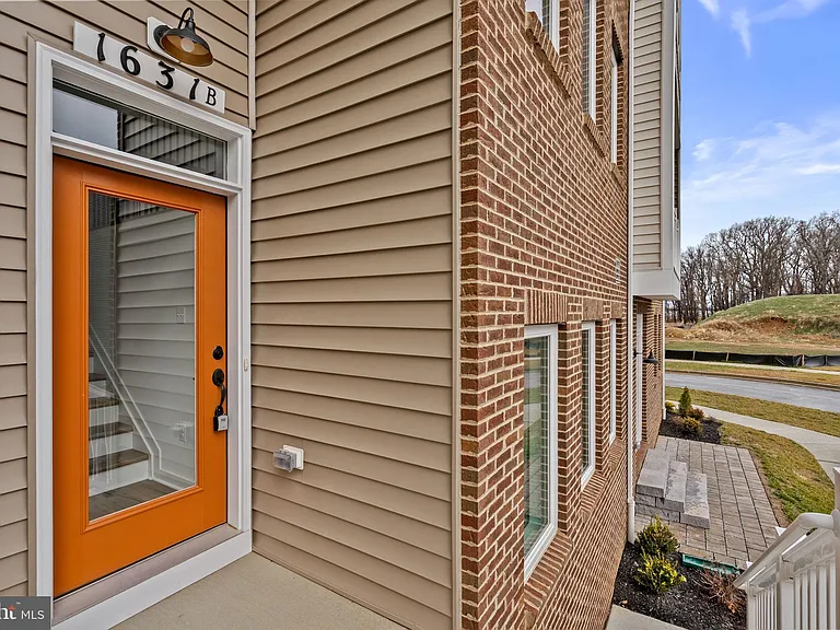 1631 Blacksmith Way #214-B — Photo 3