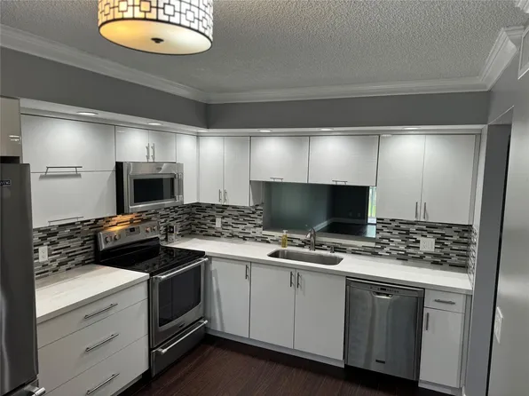 12750 SW 4th Ct APT 310J, Pembroke Pines, FL 33027