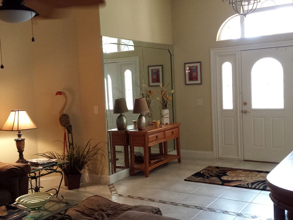 1st image of 5 Woodfern Pl