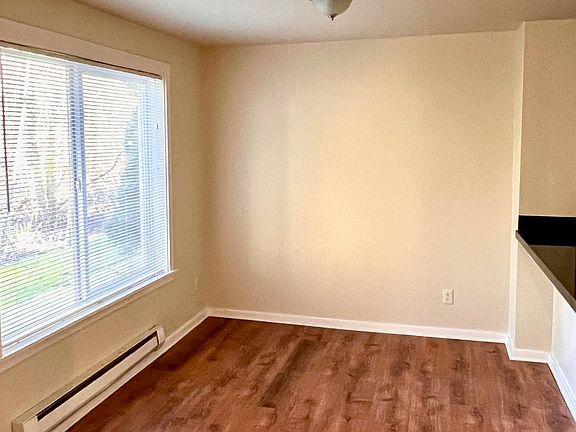 5th image of 11313 NE 128th St APT E102