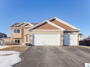 906 NE Mulberry St, Montgomery, MN 56069
