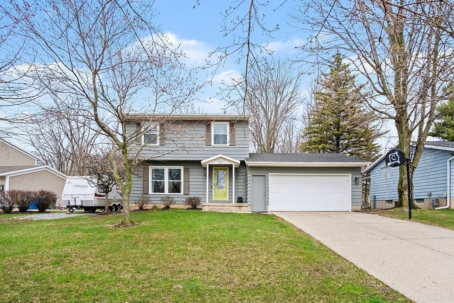 227 Ann St photo 1