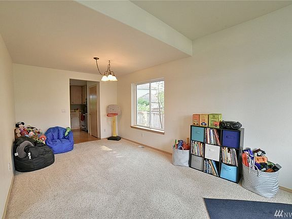 5th image of 5409 64th Pl NE