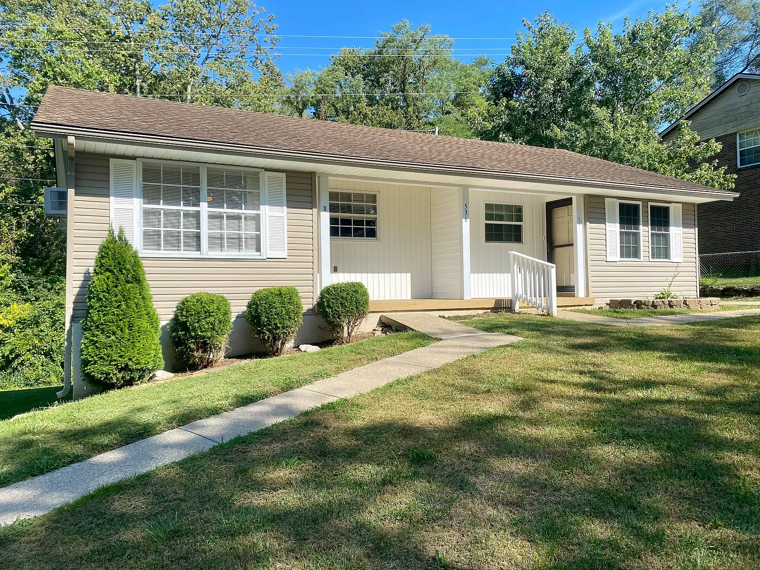 4 bed, 1.5 bath, 1254 sqft, $1,400 — Photo 1