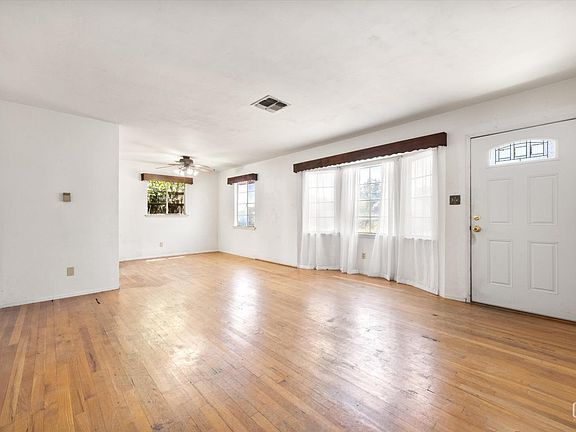 3rd image of 3023 Bucknell St
