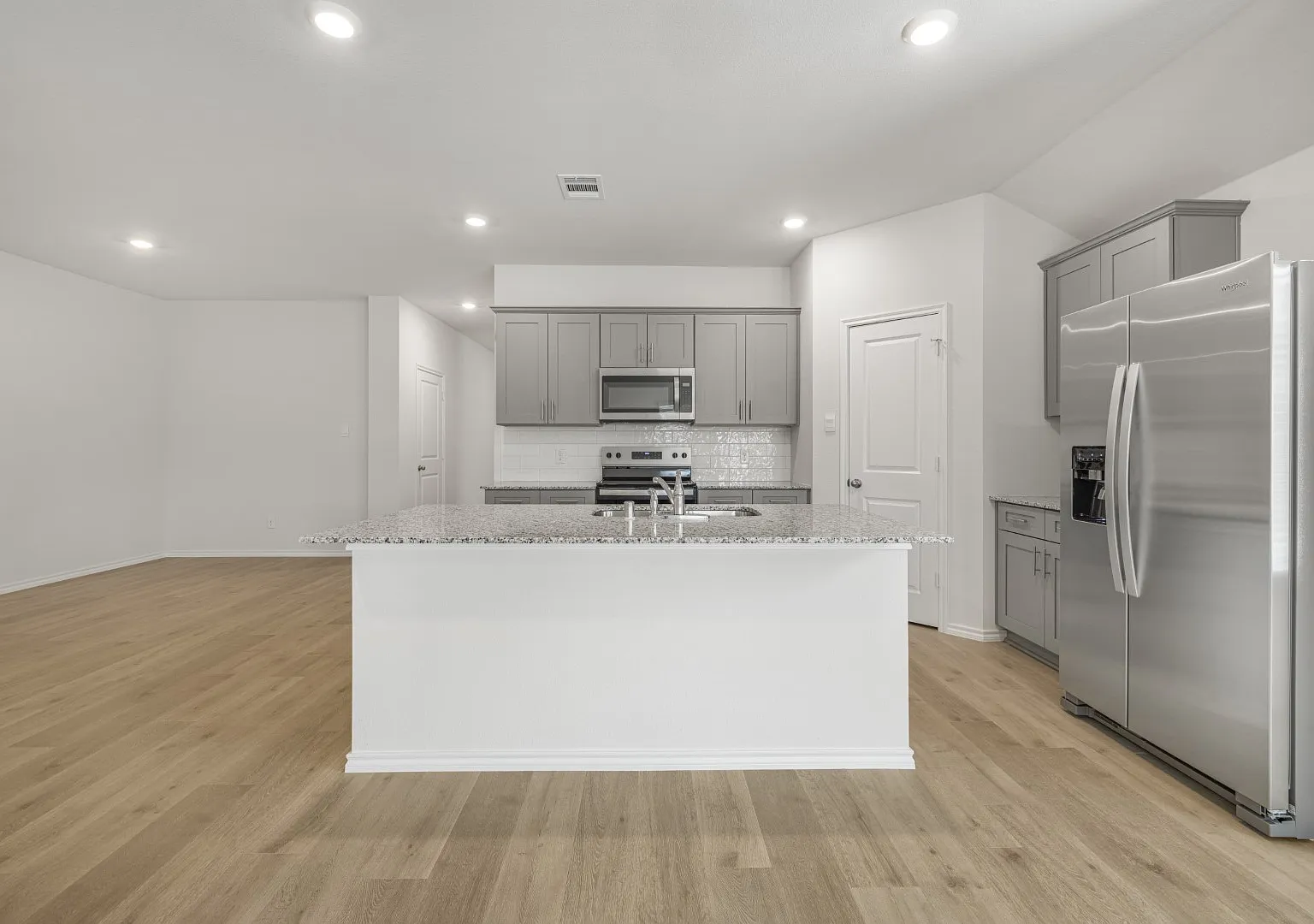 1543 Brooke Drive — Photo 3