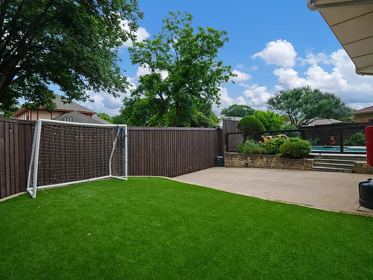 6423 Redpine Rd — Photo 5